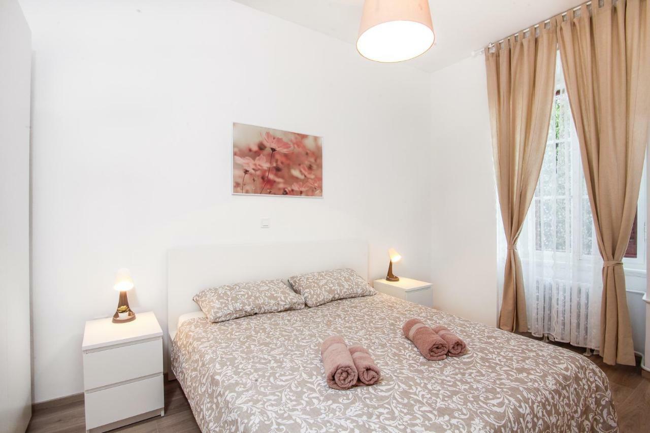 Apartment Kensi*** พูลา ภายนอก รูปภาพ