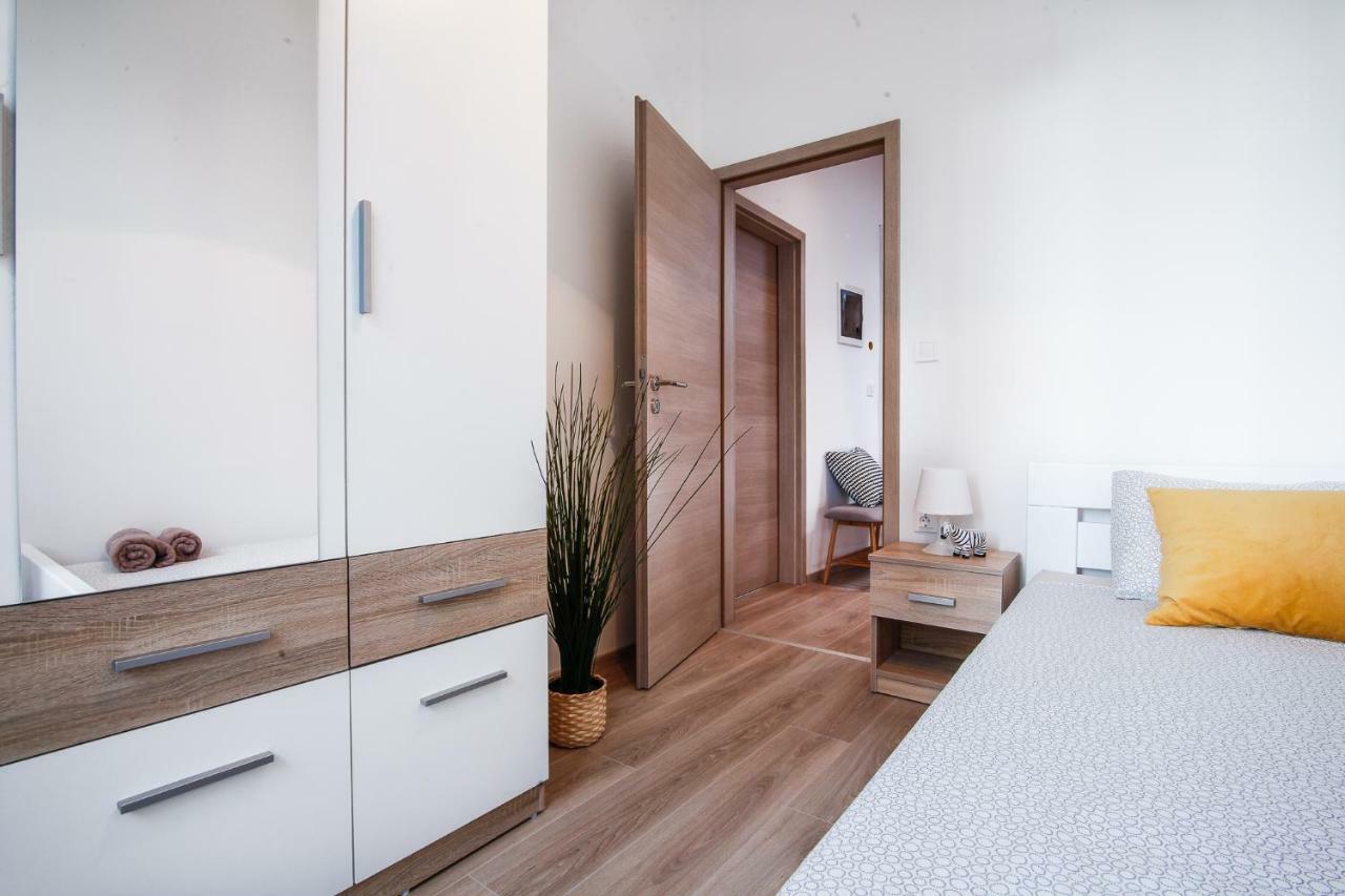Apartment Kensi*** พูลา ภายนอก รูปภาพ
